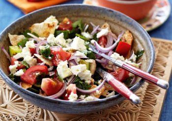 Salată fattoush